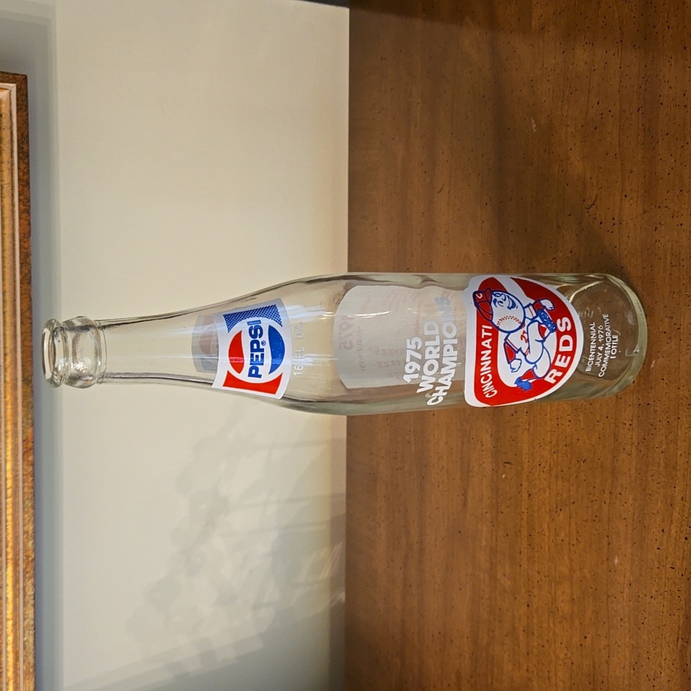 Vintage 1975 Pepsi Cola Bottle Cincinnati Reds World Champions